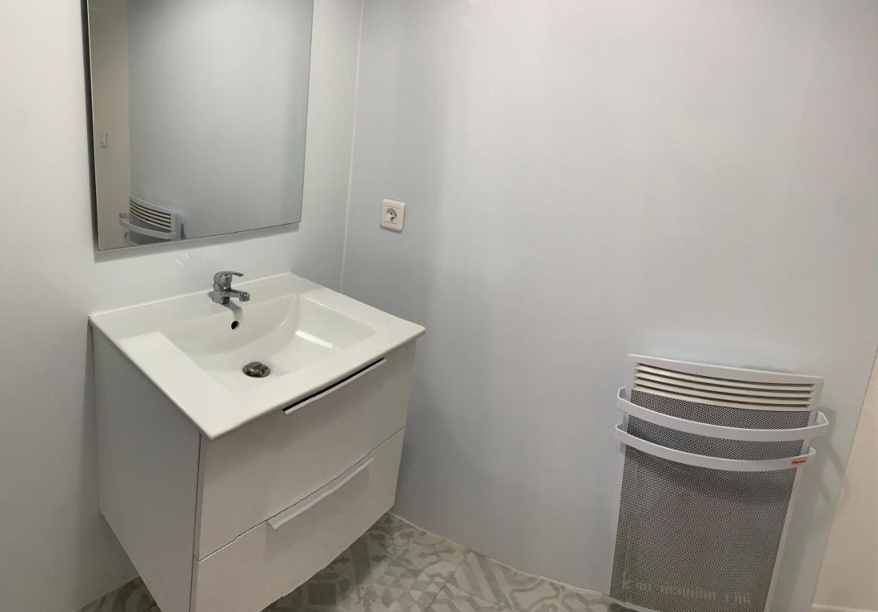 Appartement 2Eme Etage 42M2 Hyper Centre Ville / Parking Gratuit 里永 外观 照片